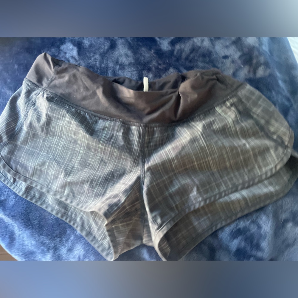 Lululemon Run  Speed Short 8 Gray Plaid Coal